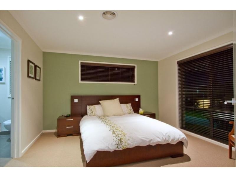 11 Feathery Grove, Sandhurst VIC 3977