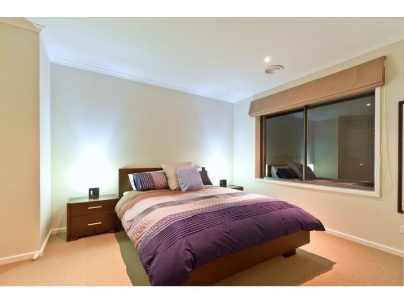 11 Feathery Grove, Sandhurst VIC 3977