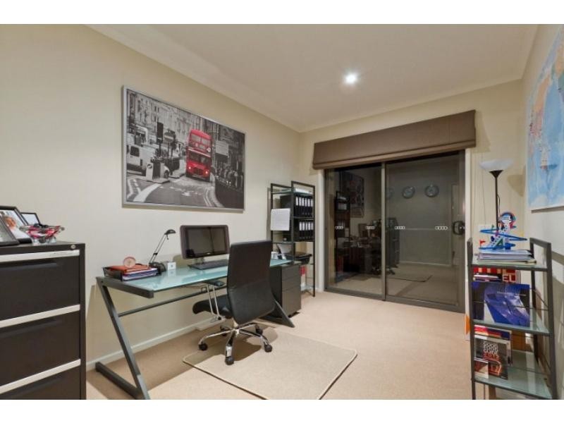 11 Feathery Grove, Sandhurst VIC 3977