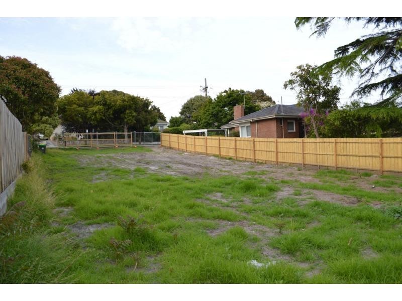 35 Summit Road, Frankston VIC 3199
