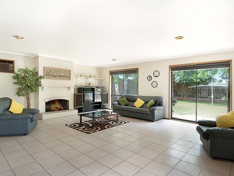 4 Kestrel Court, Carrum Downs VIC 3201