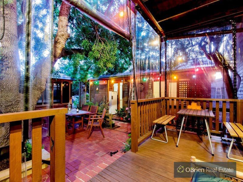 18 Crown Road, Bonbeach VIC 3196