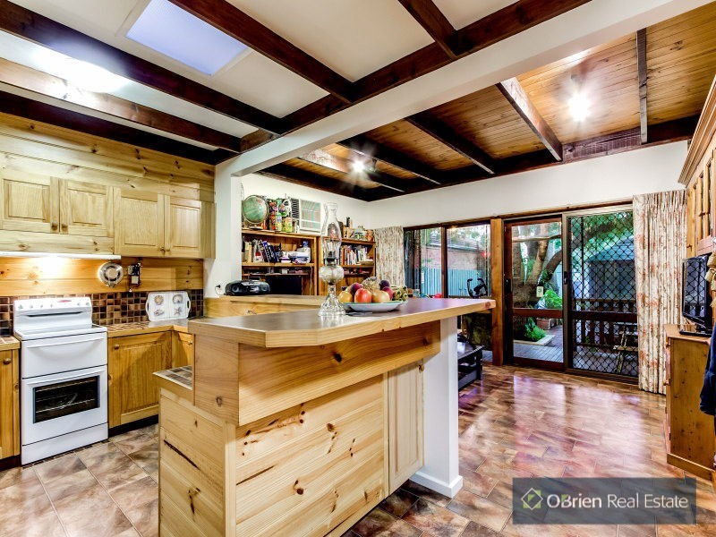 18 Crown Road, Bonbeach VIC 3196