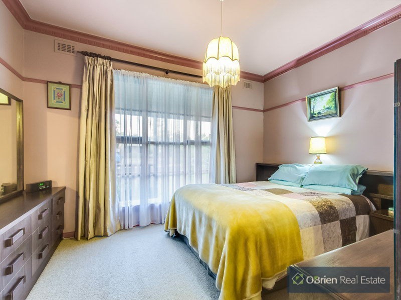 18 Crown Road, Bonbeach VIC 3196