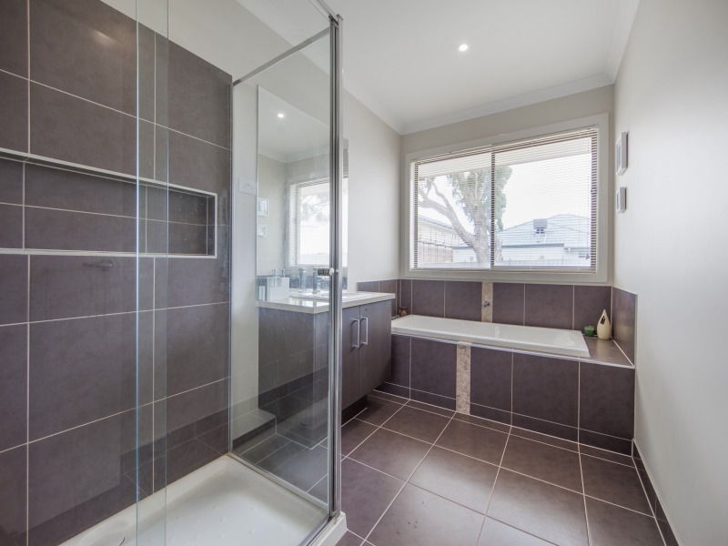 3 Clarence Court, Sandhurst VIC 3977