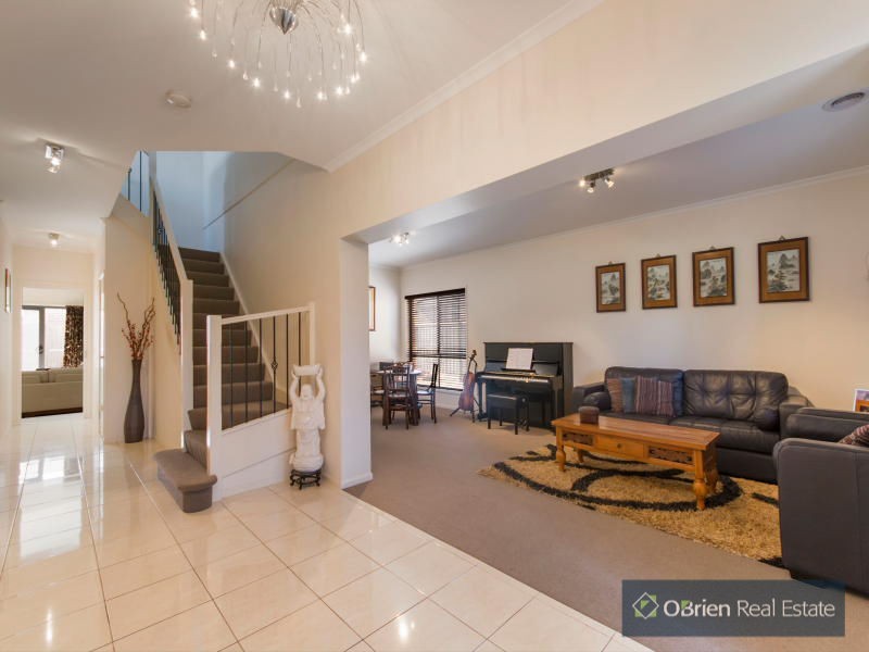 90 Lake View Boulevard, Keysborough VIC 3173