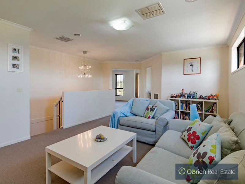 90 Lake View Boulevard, Keysborough VIC 3173