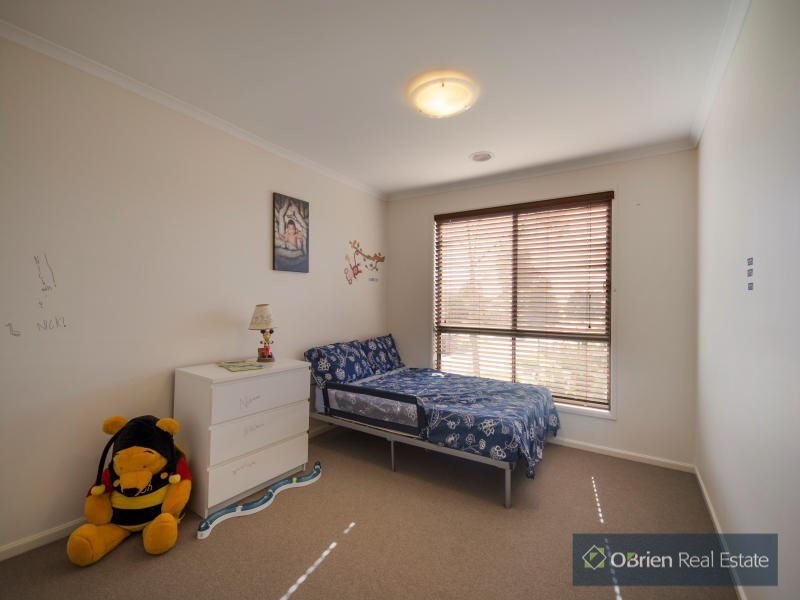 90 Lake View Boulevard, Keysborough VIC 3173