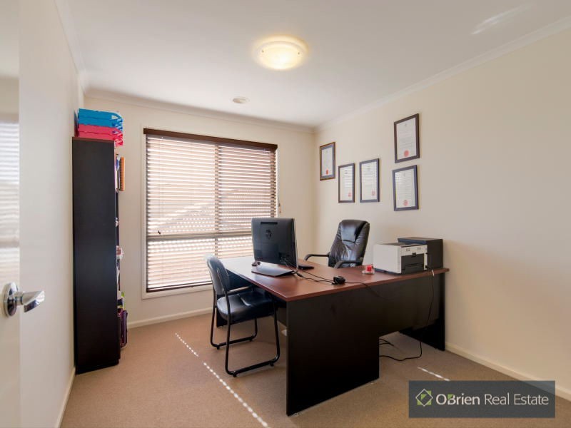 90 Lake View Boulevard, Keysborough VIC 3173