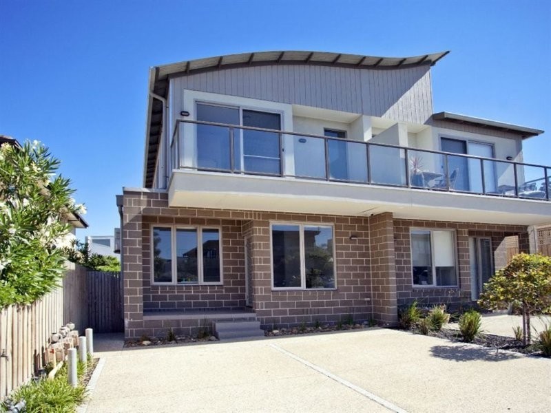 2/5 Lord Weaver Grove, Bonbeach VIC 3196