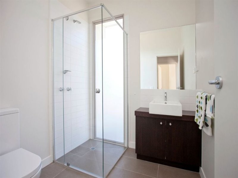 2/5 Lord Weaver Grove, Bonbeach VIC 3196