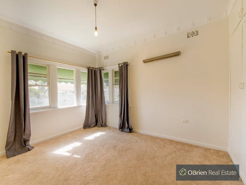 18 Robinsons Road, Seaford VIC 3198