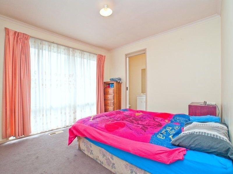 90 Amaroo Drive, Chelsea Heights VIC 3196