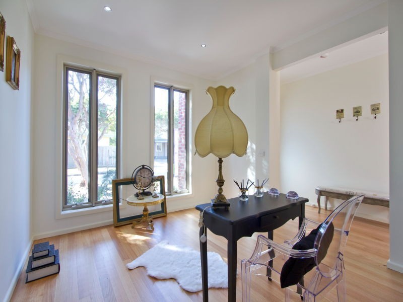 2 Toulon Court, Bonbeach VIC 3196