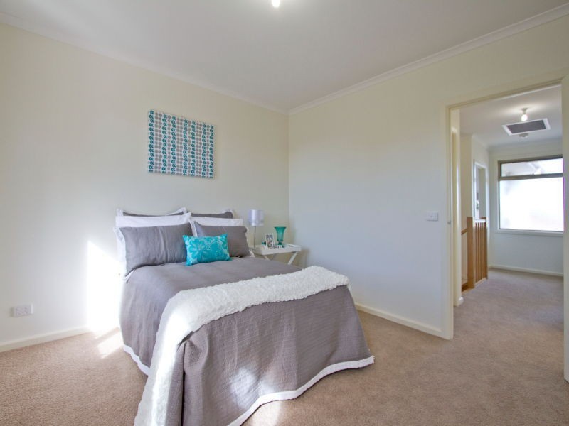 2 Toulon Court, Bonbeach VIC 3196