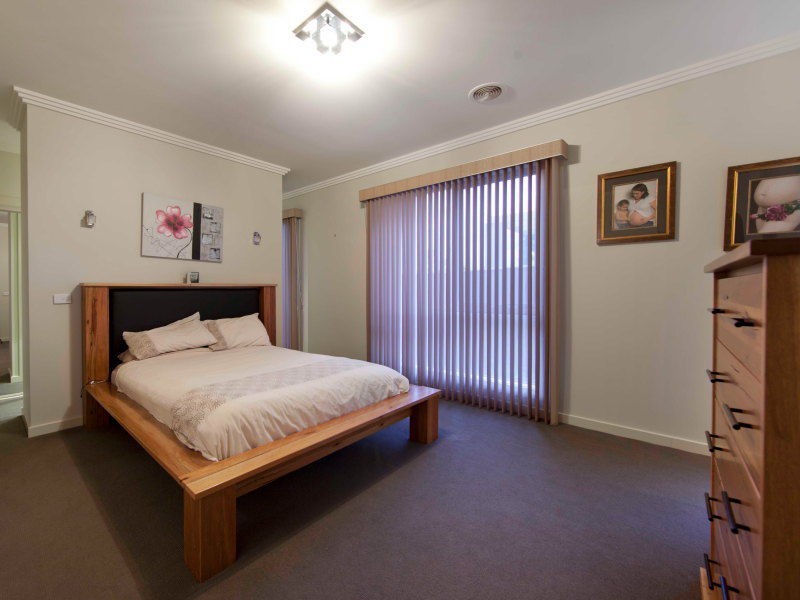 4 Banks Court, Sandhurst VIC 3977