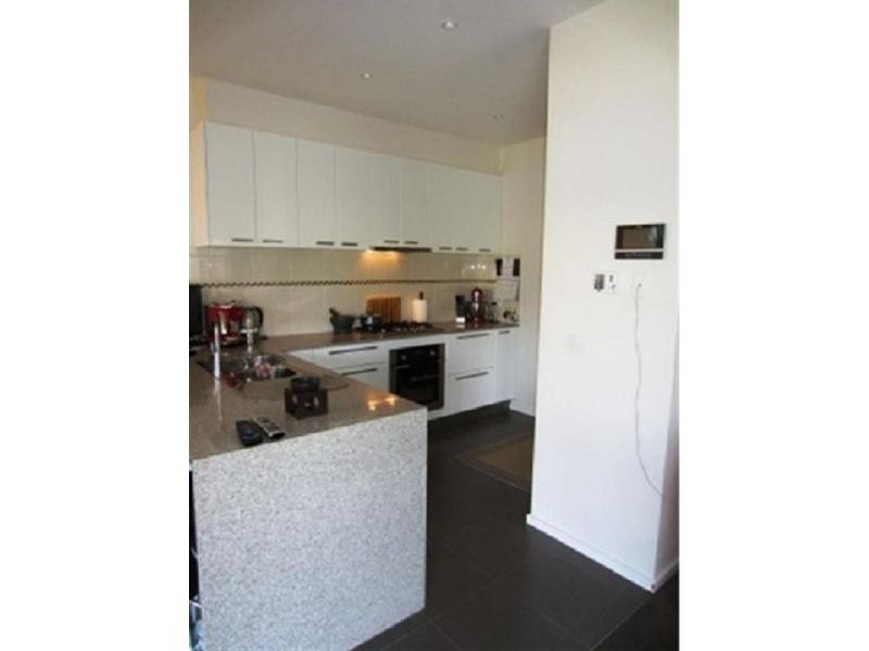 2/10 Rhode Island, Patterson Lakes VIC 3197