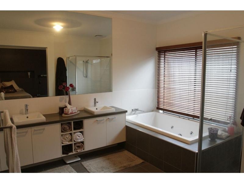 6 Park Avenue, Mornington VIC 3931