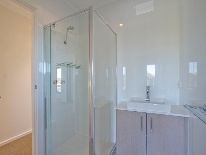 2/61 Woodbine Grove, Chelsea VIC 3196