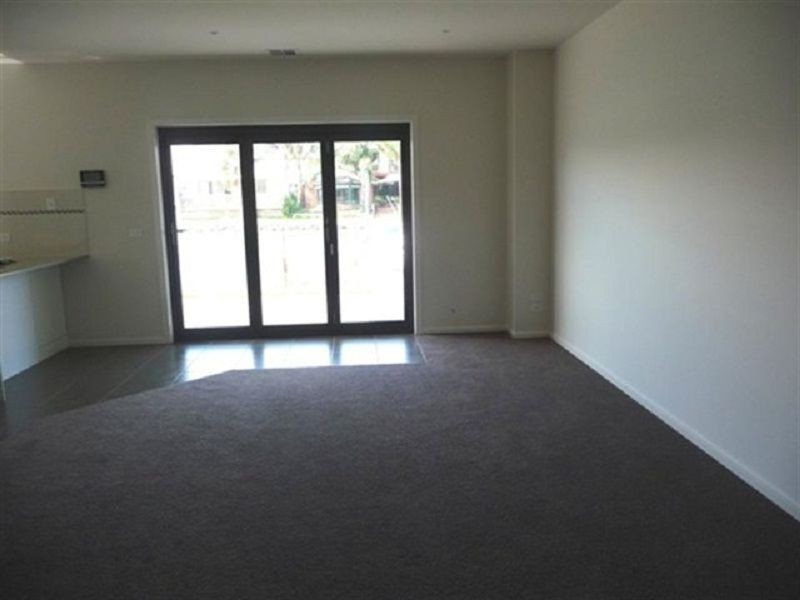 4/10 Rhode Island, Patterson Lakes VIC 3197