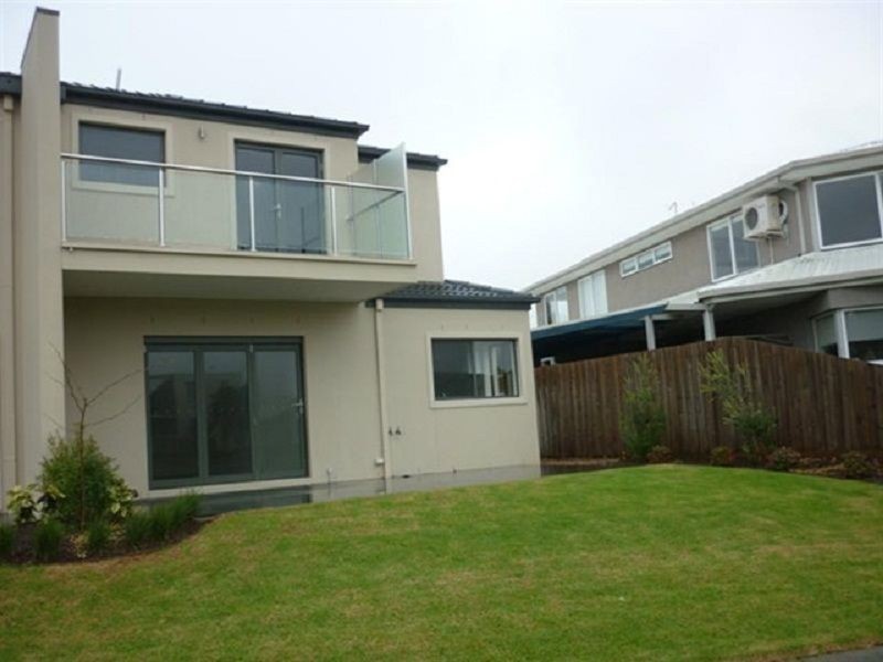 4/10 Rhode Island, Patterson Lakes VIC 3197