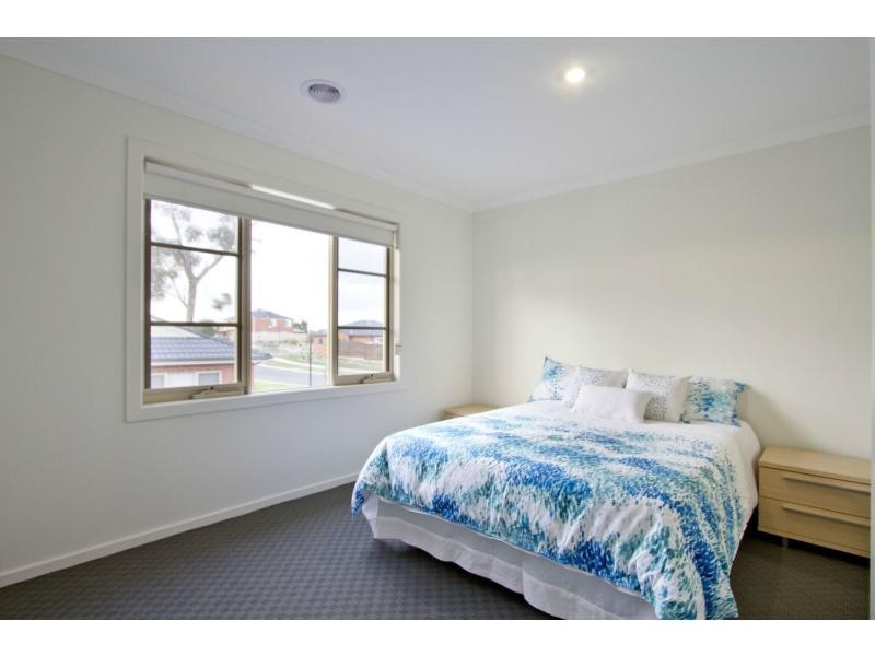 2/19 Robin Drive, Carrum Downs VIC 3201