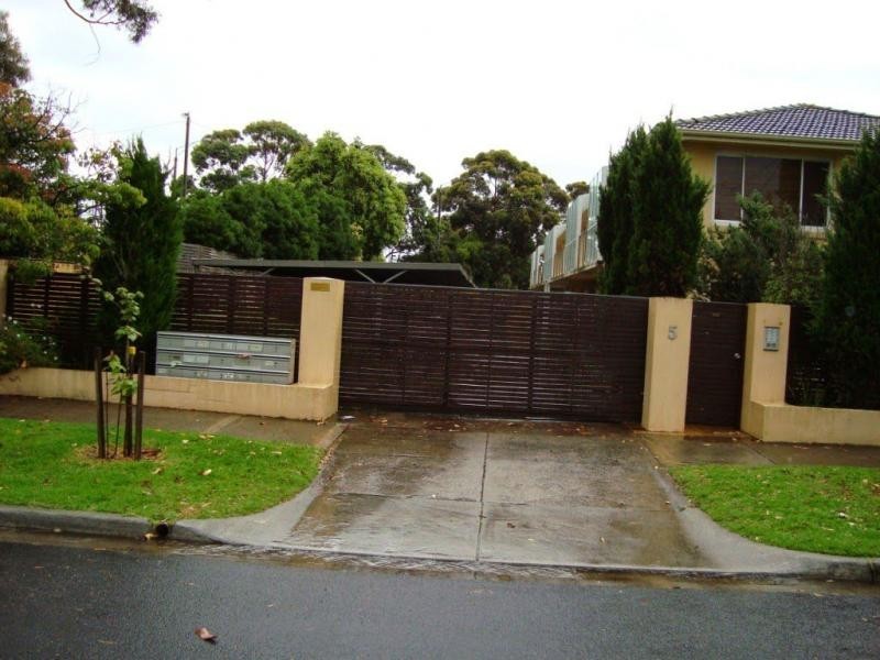 13/5 Station Street, Mentone VIC 3194