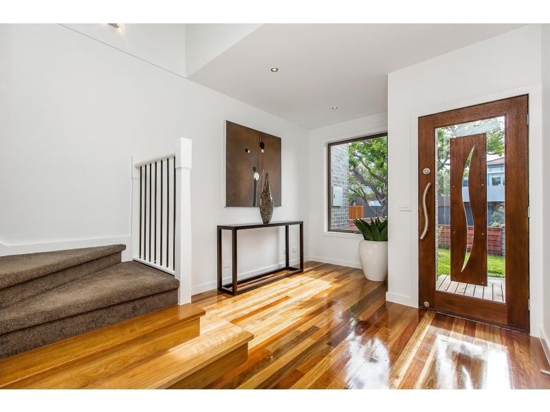 9A Hoffman Street, Cheltenham VIC 3192