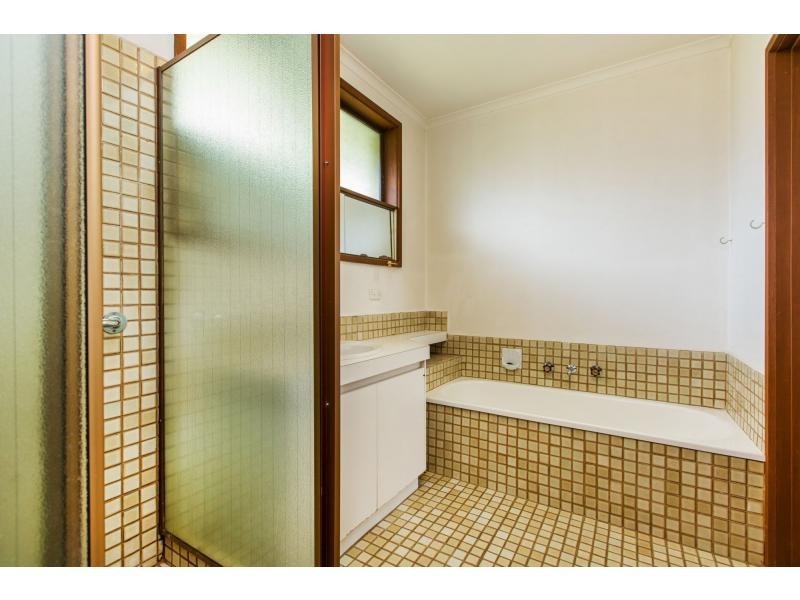 9 Woodland Drive, Cheltenham VIC 3192