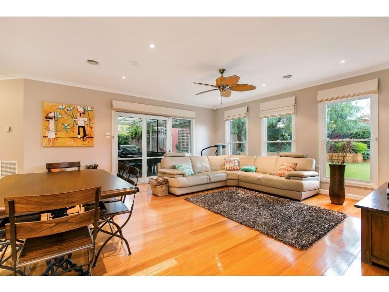 26 Regent Parade, Cheltenham VIC 3192