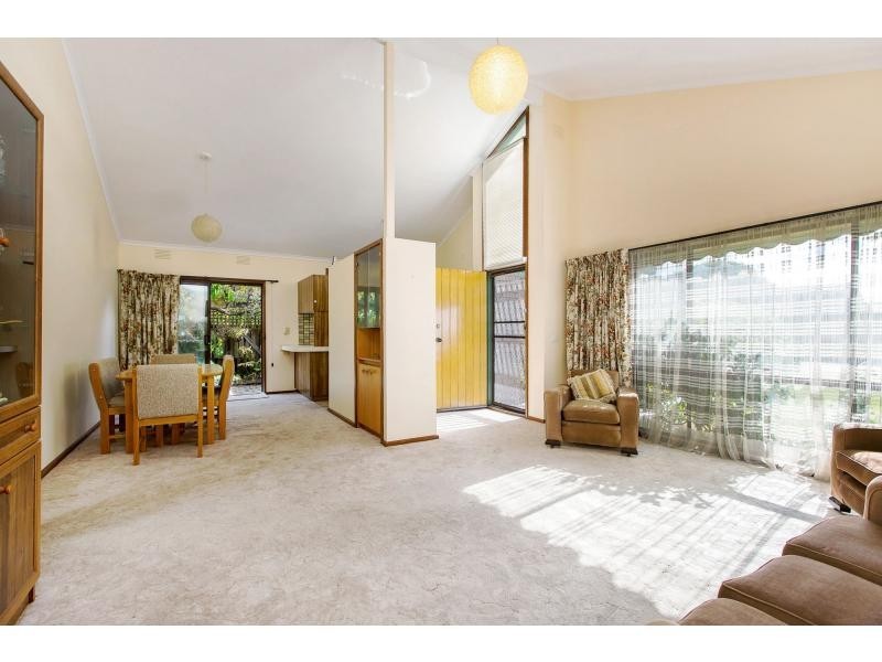 9 Woodland Drive, Cheltenham VIC 3192