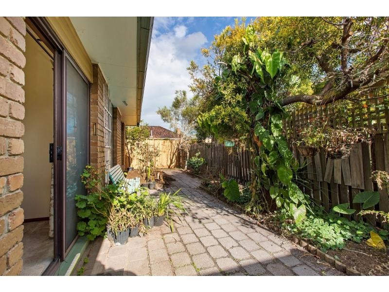 9 Woodland Drive, Cheltenham VIC 3192