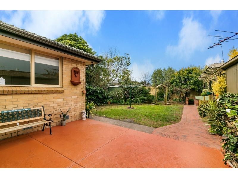 14 Gainsborough Road, Mentone VIC 3194