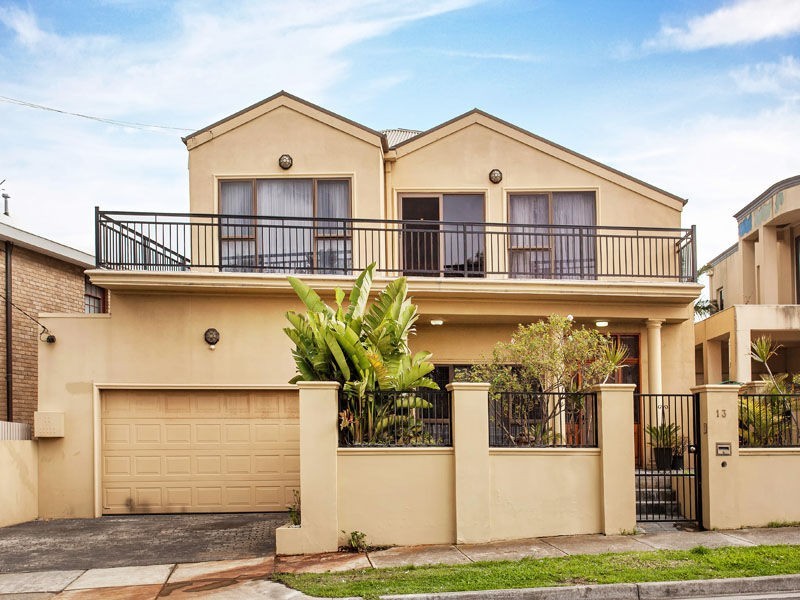 13 Warrigal Road, Mentone VIC 3194