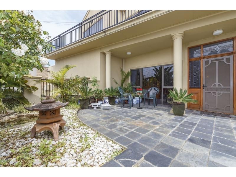 13 Warrigal Road, Mentone VIC 3194