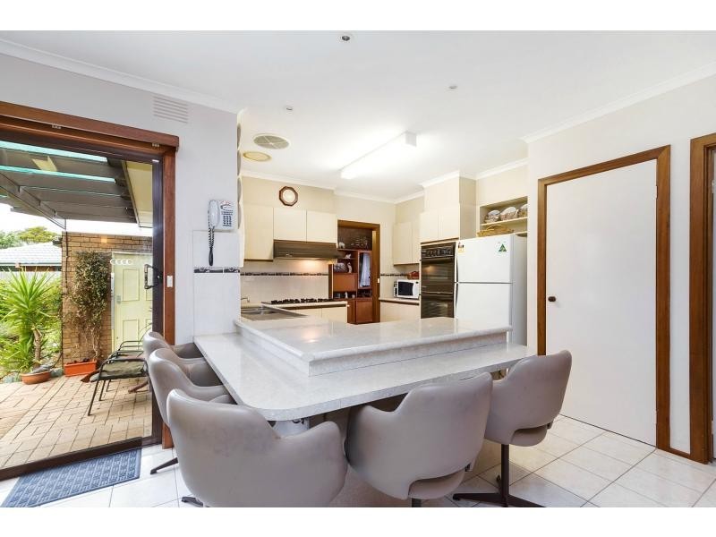 5 Seville Court, Cheltenham VIC 3192