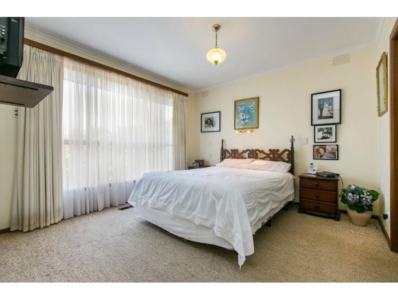 5 Seville Court, Cheltenham VIC 3192