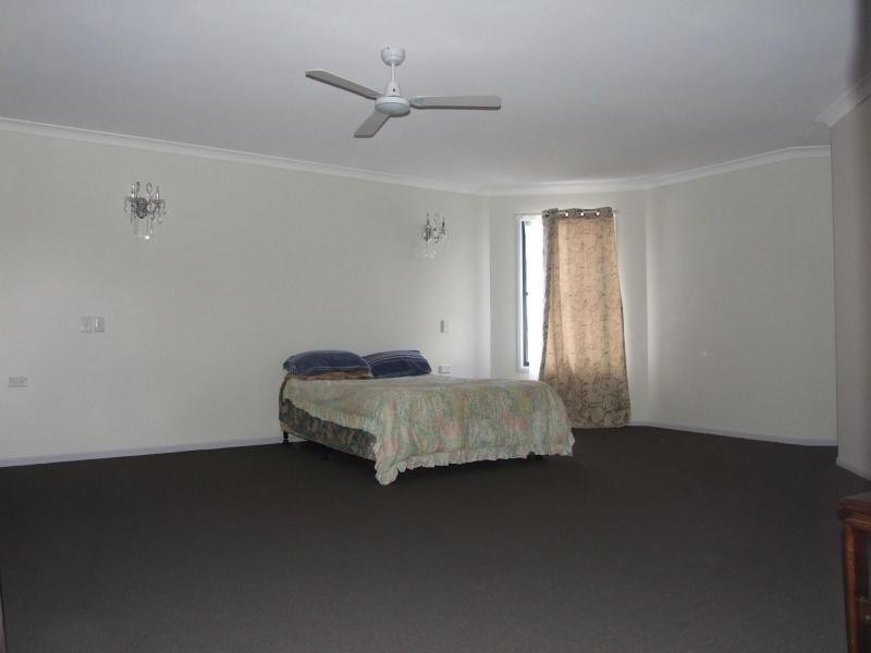 52 Westwood Way, Oakhurst QLD 4650