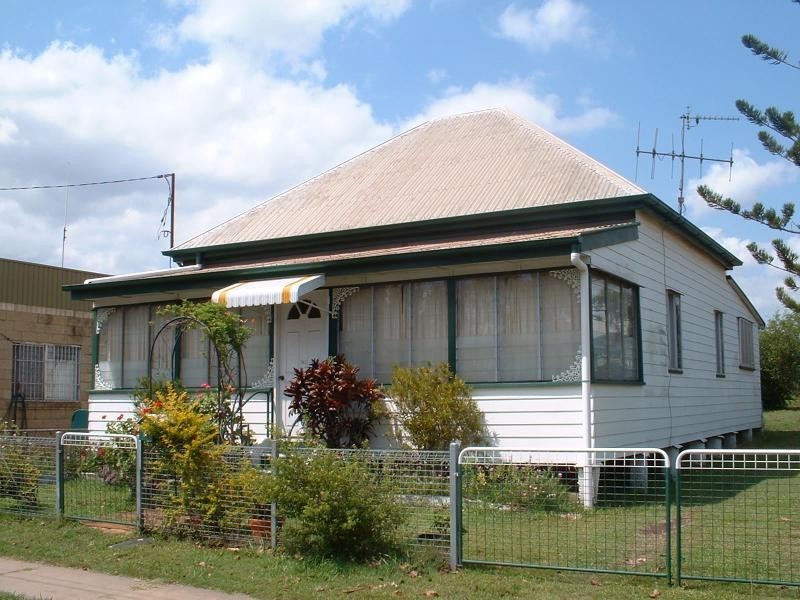 8 Ellena Street, Maryborough QLD 4650