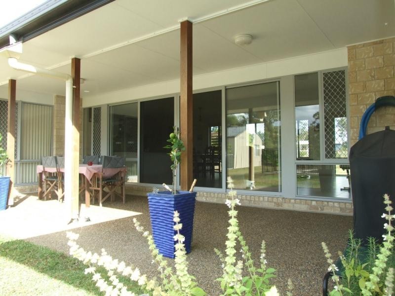 27 Dunmall Drive, Oakhurst QLD 4650