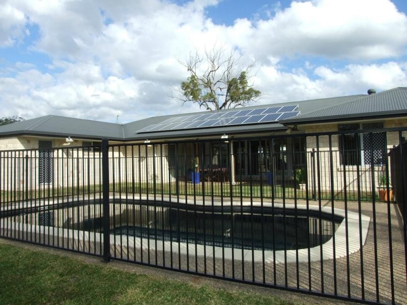 27 Dunmall Drive, Oakhurst QLD 4650