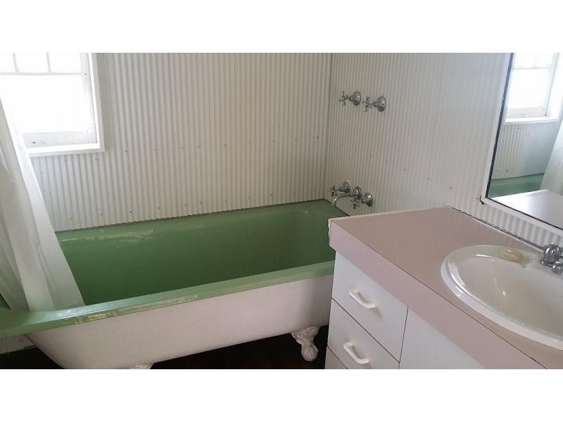 27 Regent Street, Granville QLD 4650