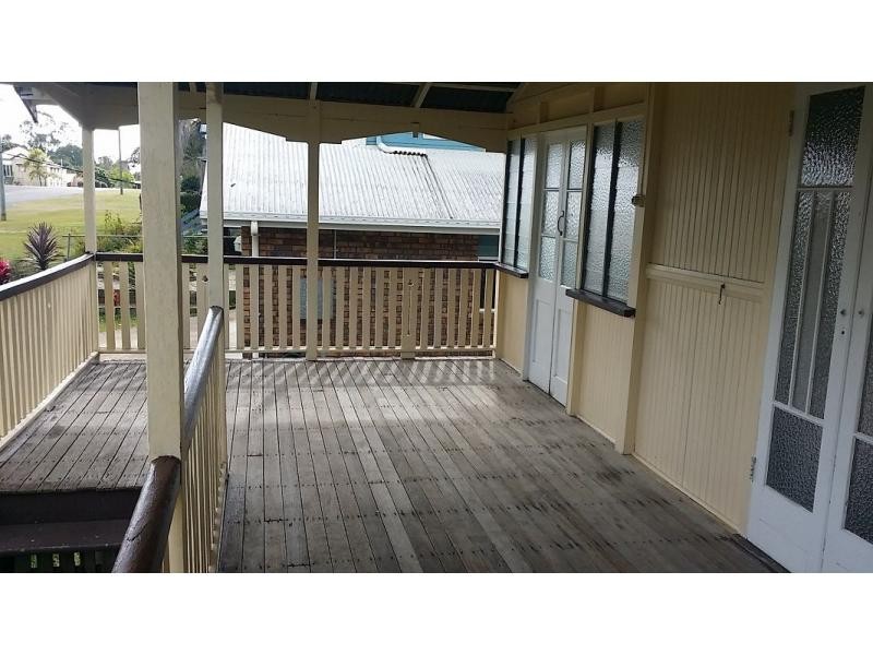 27 Regent Street, Granville QLD 4650