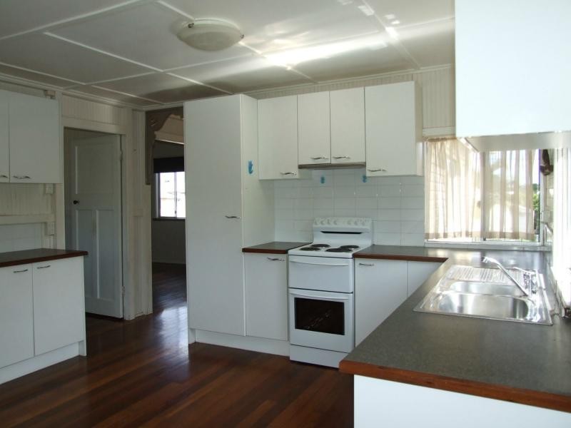 14 Pearson Street, Granville QLD 4650