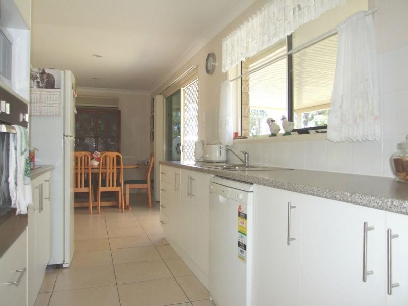 16 Lachlan Drive, Oakhurst QLD 4650