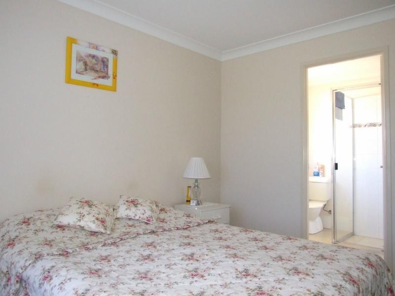16 Lachlan Drive, Oakhurst QLD 4650