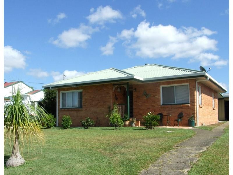 12 Errol Street, Maryborough QLD 4650