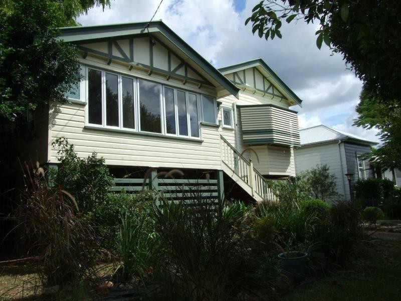 122 Churchill Street, Maryborough QLD 4650