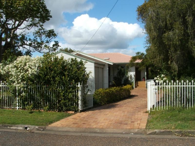 25 Errol Street, Maryborough QLD 4650