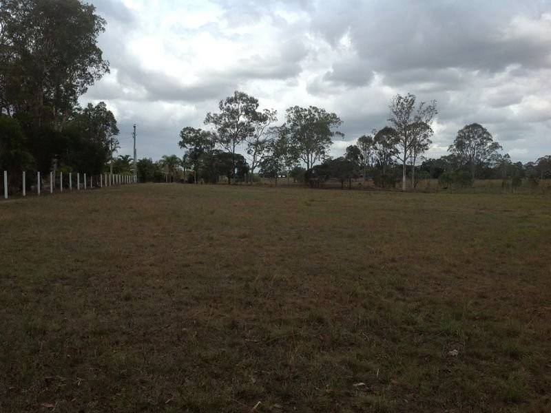 27 Boundary Road, Oakhurst QLD 4650